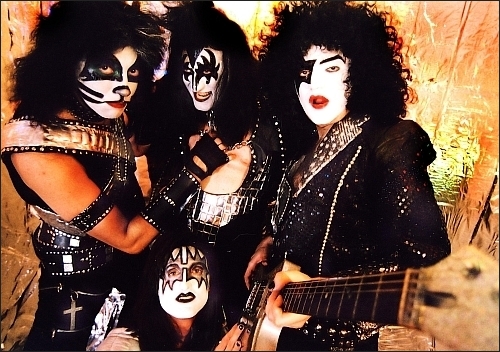 Concert Dressed to Kiss in Hard Rock Cafe