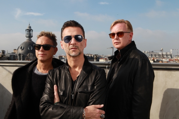 Depeche Mode lanseaza Soothe My Soul