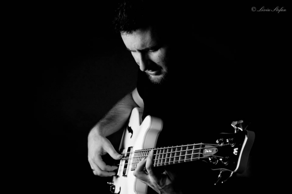 Music Academy si Adrian Ciuplea ti-au pregatit o noua lectie de bass