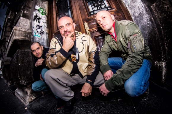 Trupa MarkOne1 & The Brothers a lansat un lyric video pentru melodia ”Interstelar”