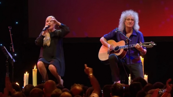 Mai putin de o luna pana la concertul Brian May si Kerry Ellis