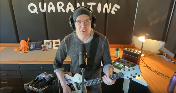 Devin Townsend a strans bani pentru Vancouver Hospital foundation