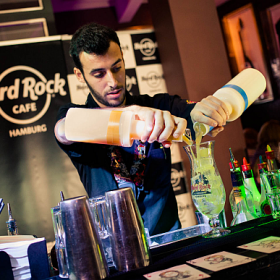 Alin Tudor, cel mai bun barman Hard Rock Cafe din Europa