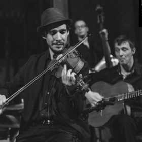 Concert gypsy jazz cu orchestra Canarro în Club Manufactura din Timișoara