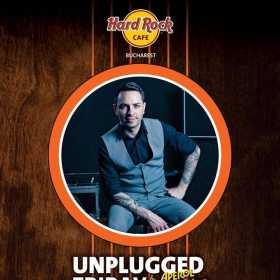 Unplugged Friday cu Claudiu Mirea pe terasa Hard Rock Cafe, București