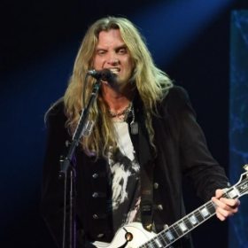 Interviu Joel Hoekstra (Whitesnake) cu prietenii de la Rock FM