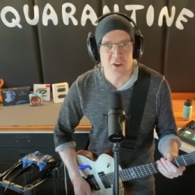 Devin Townsend a strans bani pentru Vancouver Hospital foundation