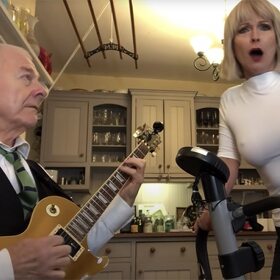 Robert Fripp (King Crimson) și Toyah Willcox au făcut un top cu cele mai apreciate videoclipuri din 2021