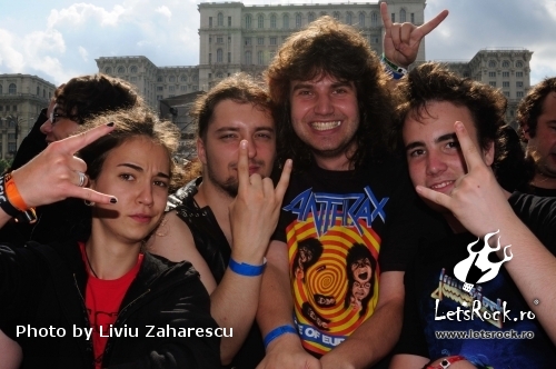 Poze cu publicul de la festivalul Rock the City