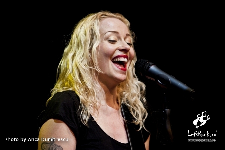 Galerie foto Anneke van Giersbergen in Silver Church, 22 aprilie 2012