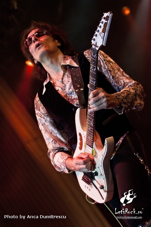 Steve Vai & Evolution Tempo Orchestra