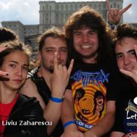 Poze cu publicul de la festivalul Rock the City