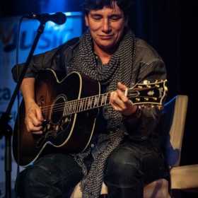 Galerie Foto Eric Martin si Alessio Velliscig in Hard Rock Cafe Bucuresti, 30 martie 2013