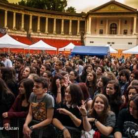 Niste Baieti, Arenele Romane, Inregistrat in Romania