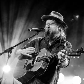 Stu Larsen, Arenele Romane