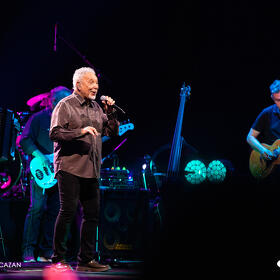 Tom Jones, Sala Palatului