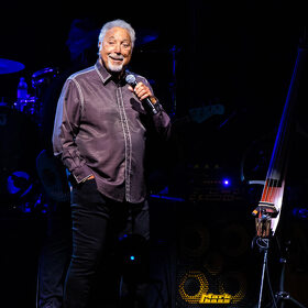 Tom Jones, Sala Palatului